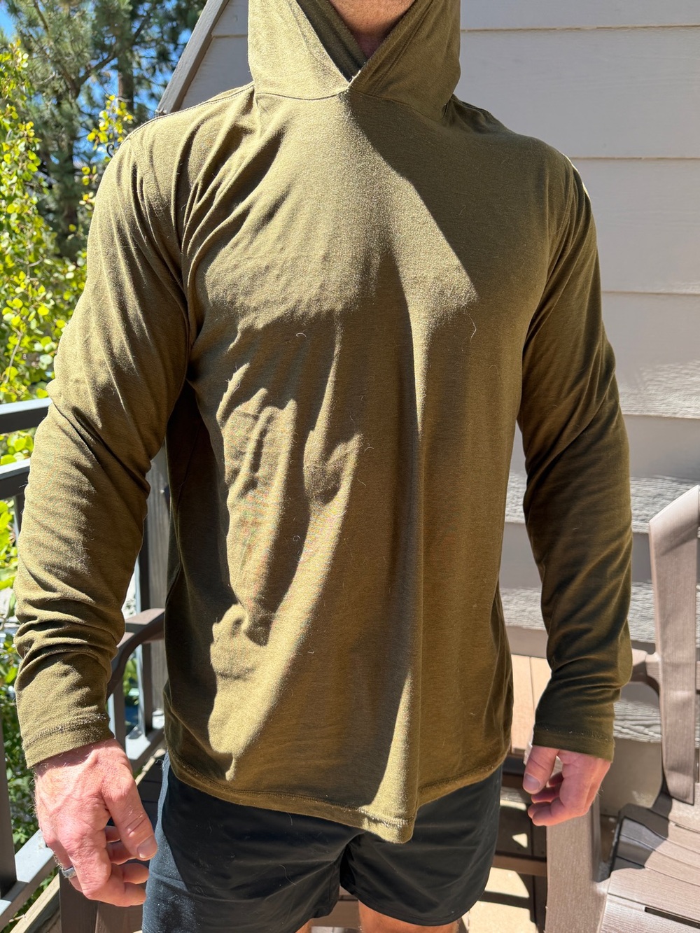 Men's Vuori Olive Hooded Long-Sleeve Shirt Large